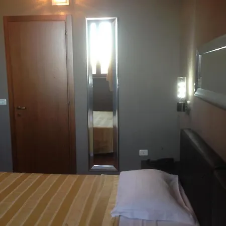 Small Royal Rc12 Hotel Padua